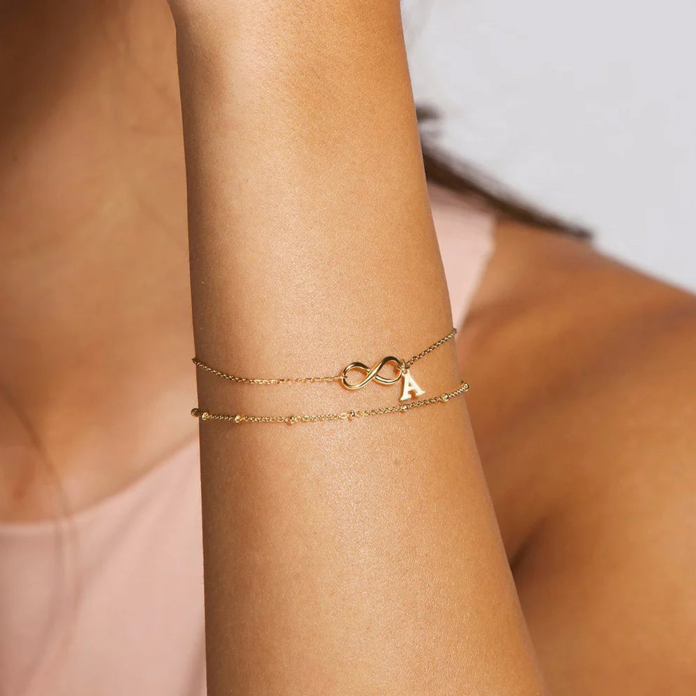 Beautifully crafted gold necklaces for women in Dubai and the UAE, perfect as a memorable gift for your wife.