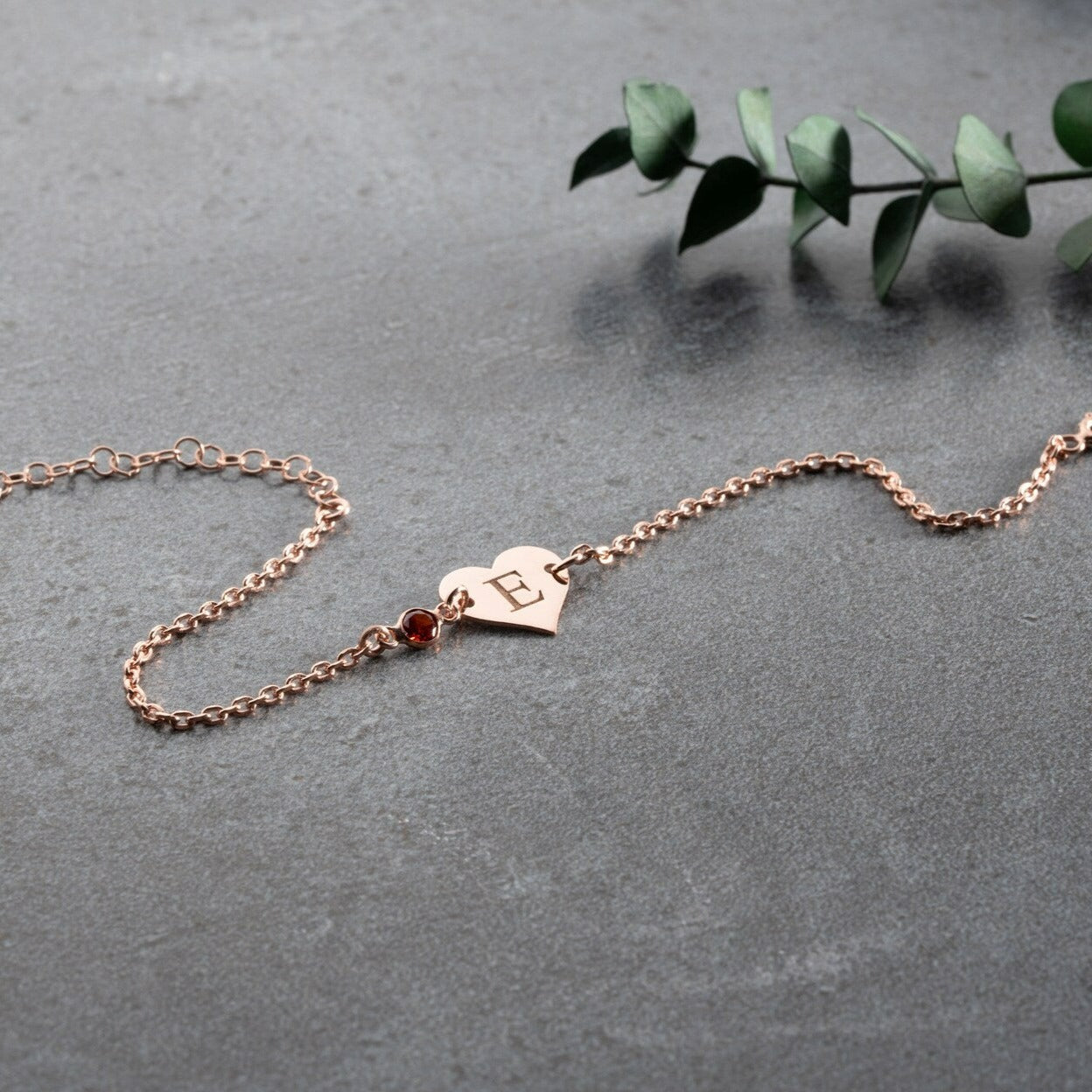 Gold bracelets for women Dubai, gold necklaces for her dubai, luxury gifts for her, valentine's day gifts dubai