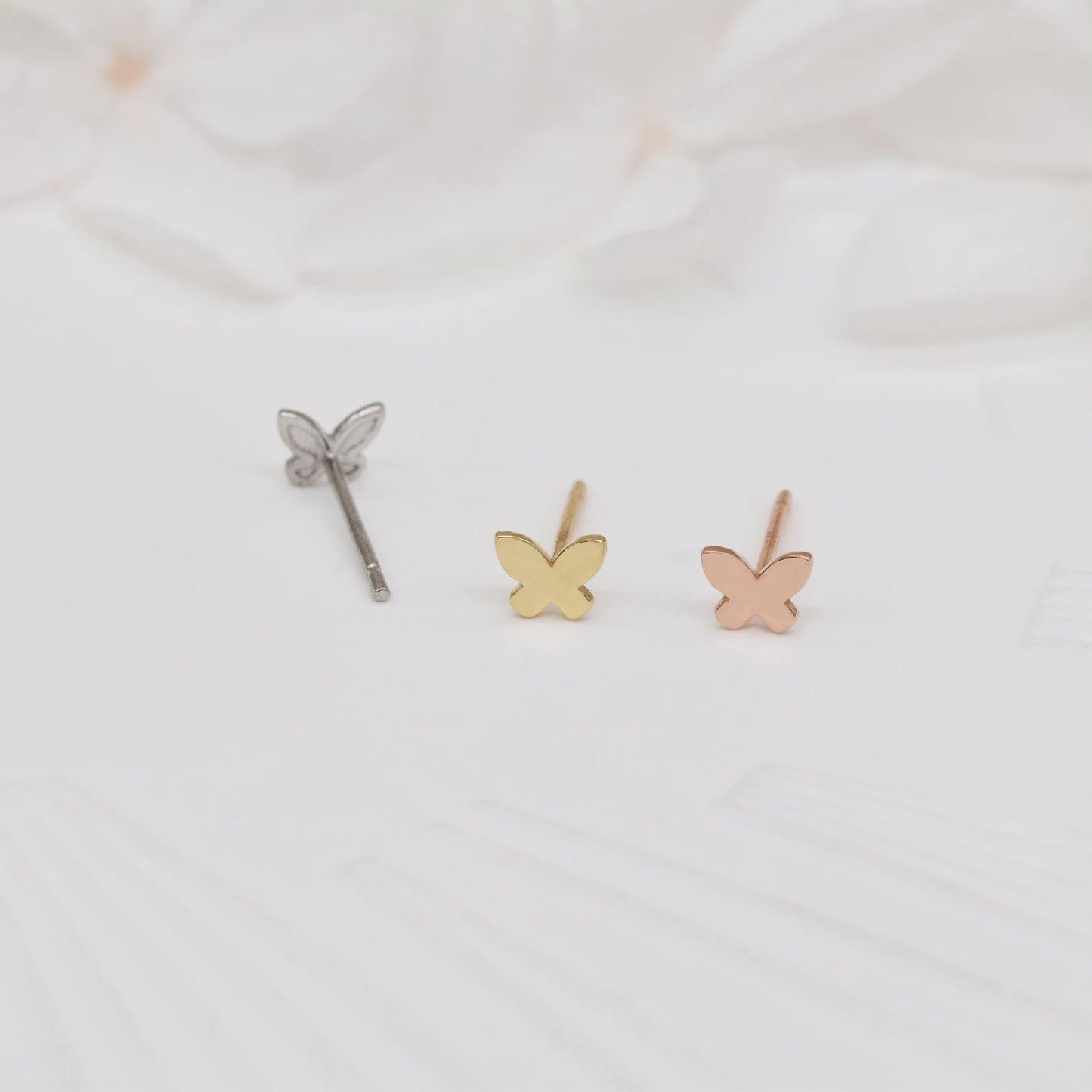 Butterfly stud earrings, in yellow gold