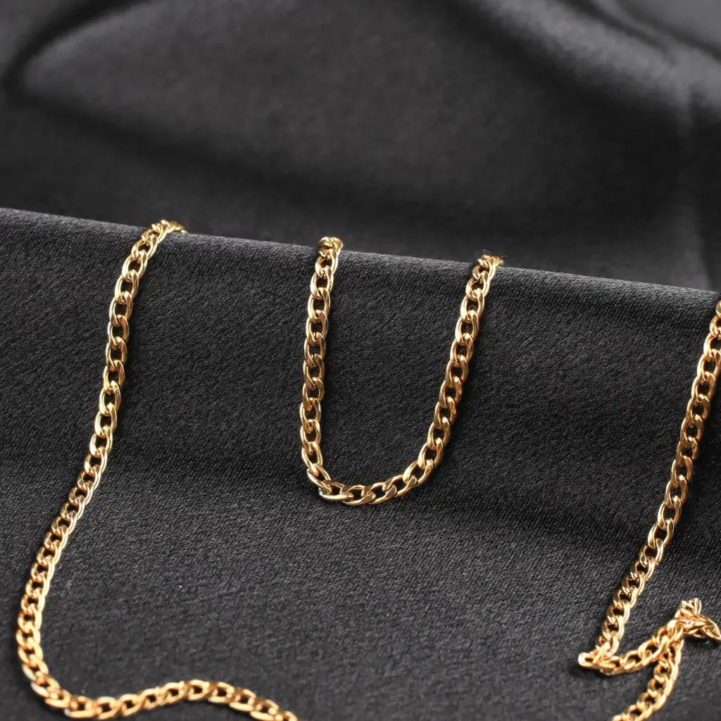 Trendy and elegant, this stunning gold alphabet pendant has a playful charm. Attached to a box chain made of genuine solid gold and personalized with the initial of your choice. A thoughtful luxury anniversary gift for your boyfriend or husband, and the perfect expensive birthday gift for a father or a brother.