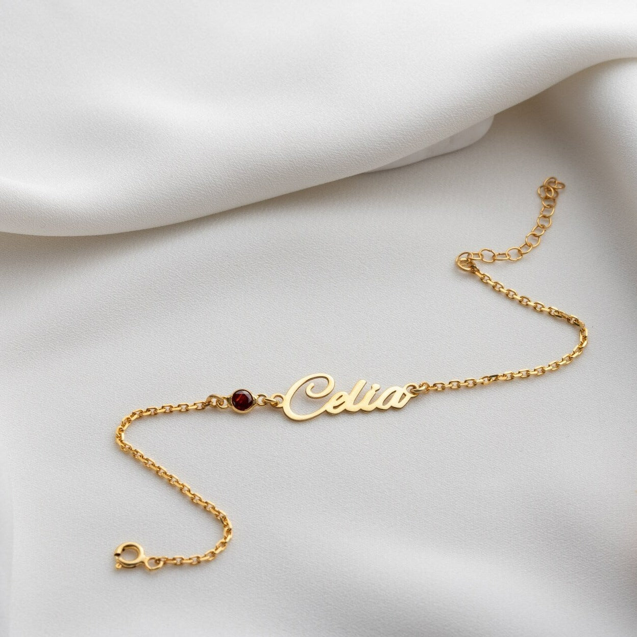 Gold custom bracelet for women. Anniversary gift for Wife in Dubai, Abu Dhabi, UAE. Birthday gift for her, Dubai, Abu Dhabi, UAE.