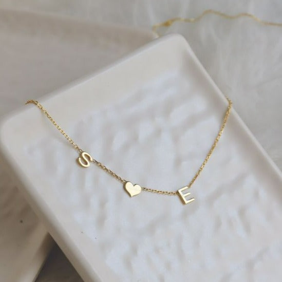Celebrate Love and Milestones Make her birthday unforgettable with a gift that she will cherish forever. Designed and handcrafted in Dubai. Quick delivery across Dubai, Abu Dhabi, UAE.
