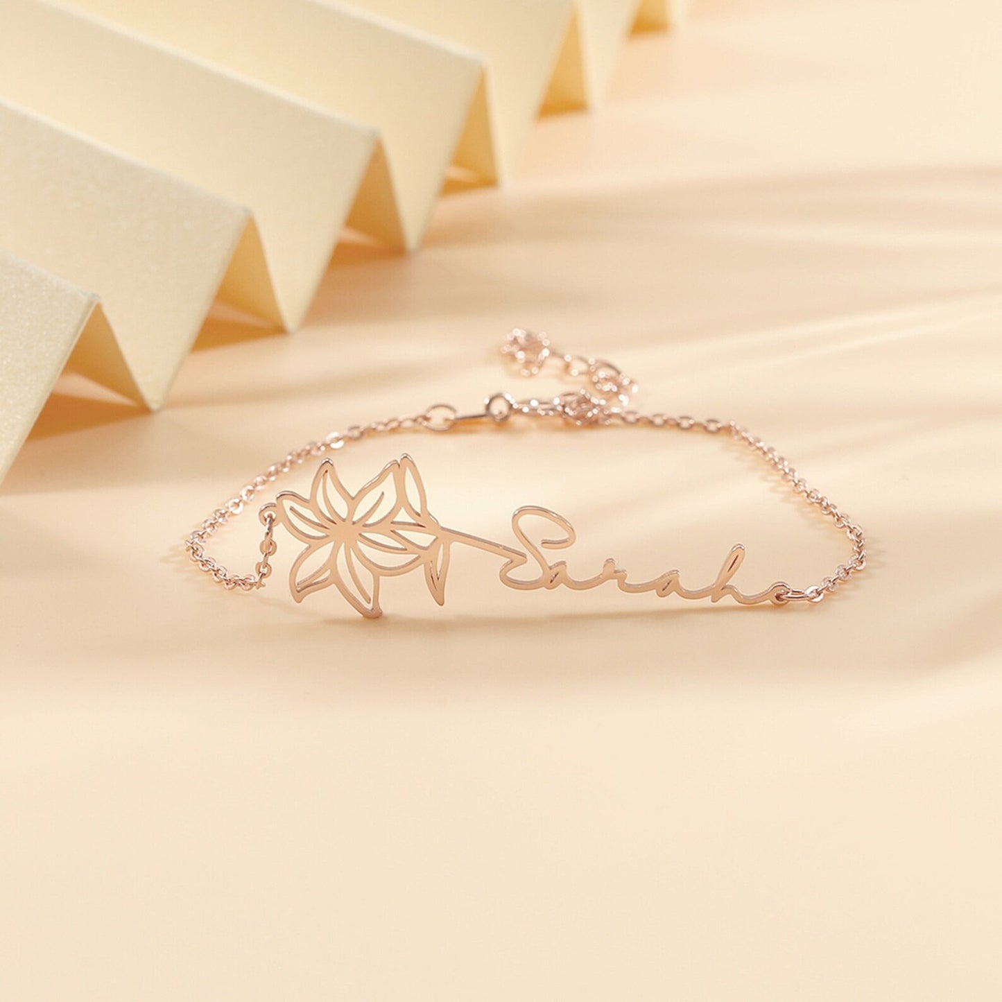 Gold custom bracelet for women. Anniversary gift for Wife in Dubai, Abu Dhabi, UAE. Birthday gift for her, Dubai, Abu Dhabi, UAE.