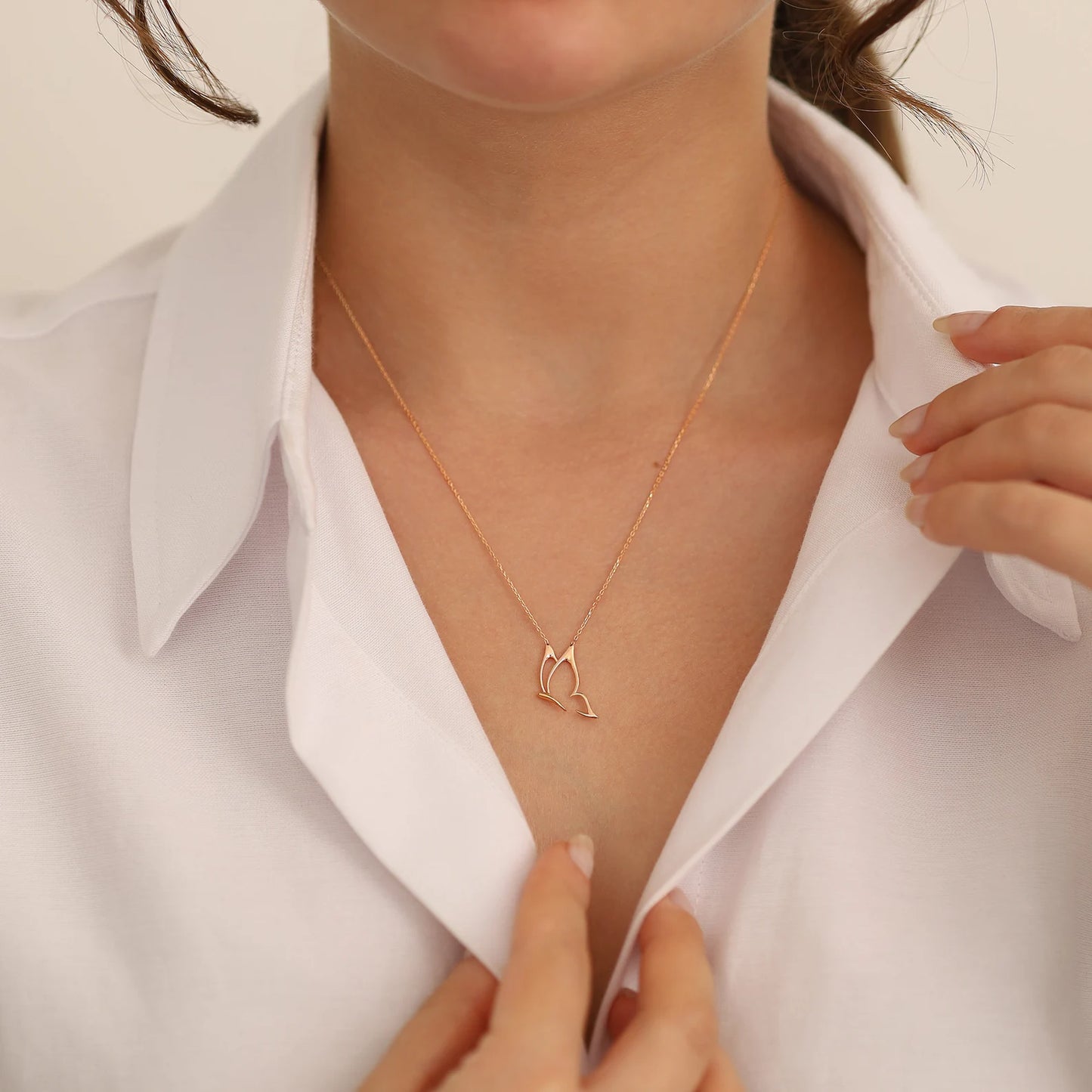 18 Carat Gold Butterfly Shaped Necklace - Burst of Arabia - Elevate Your Style with Exquisite Arabic Jewelry.