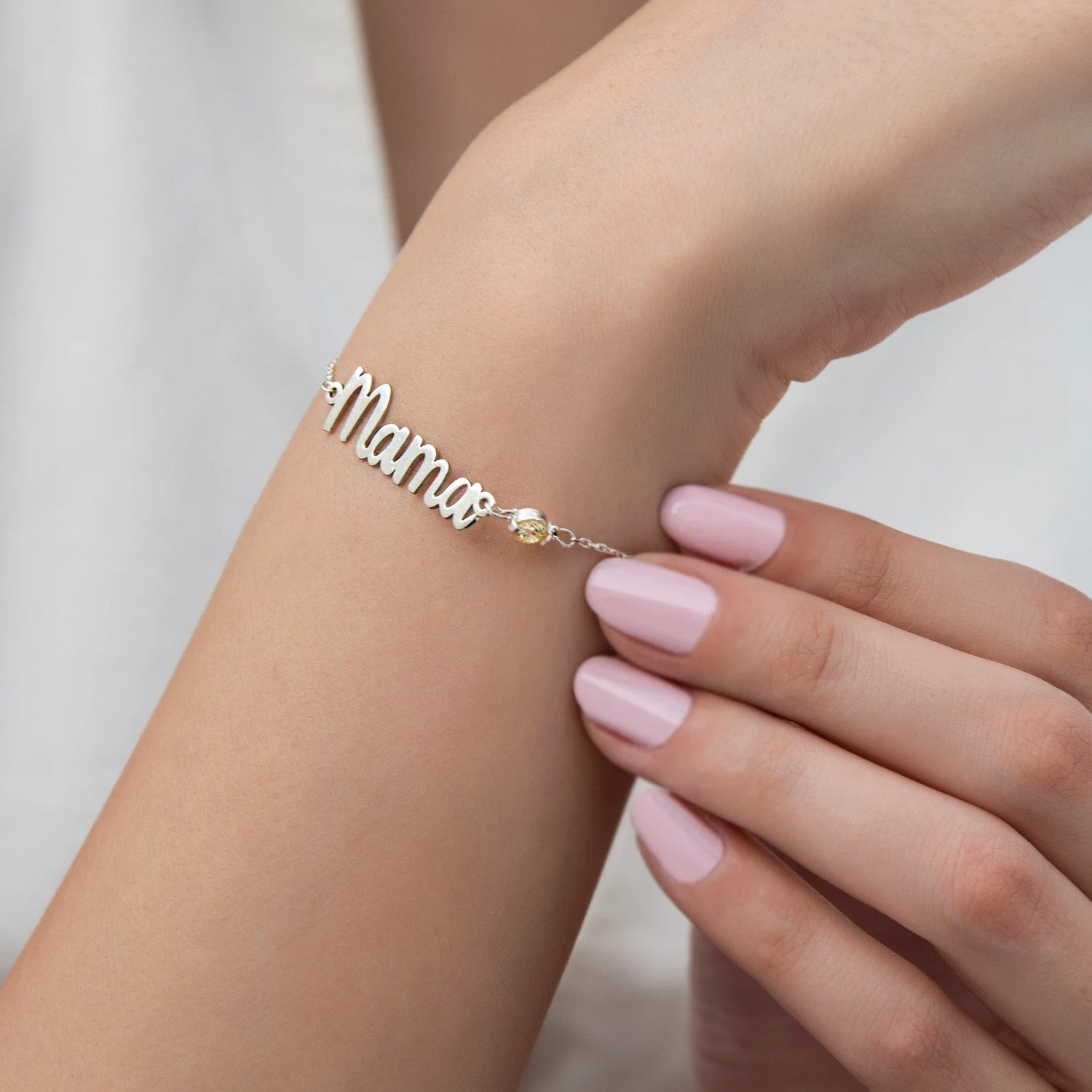 Gold custom bracelet for women. Anniversary gift for Wife in Dubai, Abu Dhabi, UAE. Birthday gift for her, Dubai, Abu Dhabi, UAE.