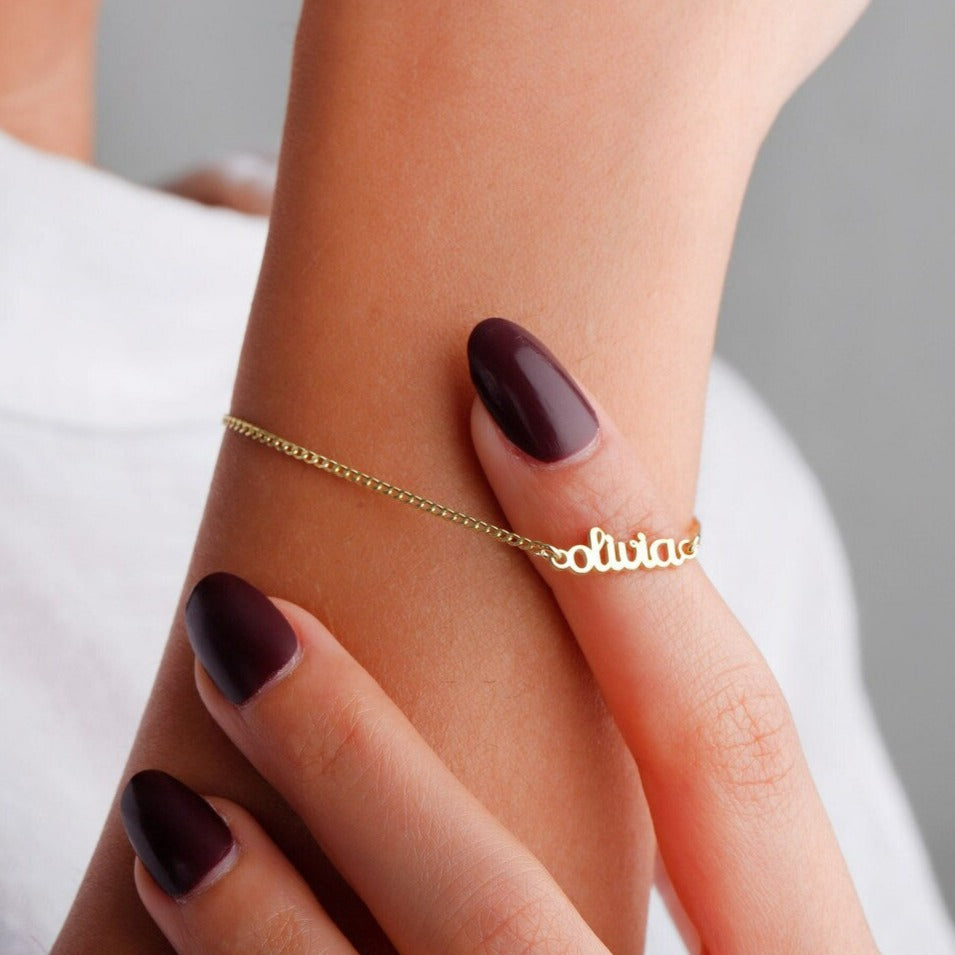 Gold custom bracelet for women. Anniversary gift for Wife in Dubai, Abu Dhabi, UAE. Birthday gift for her, Dubai, Abu Dhabi, UAE.