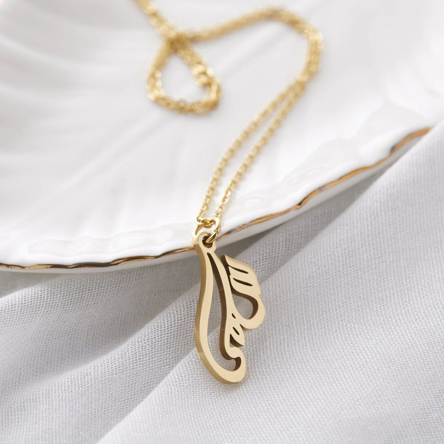 The Perfect Luxury Birthday Gift for Your Wife, Dubai, Abu Dhabi, UAE. Show your wife how much you cherish her with a luxury birthday gift from Burst of Arabia.