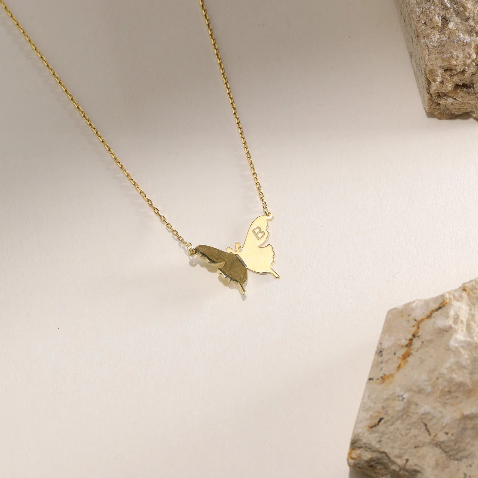 Shop high end Valentine's Day gifts for wife in Dubai, Abu Dhabi, UAE.