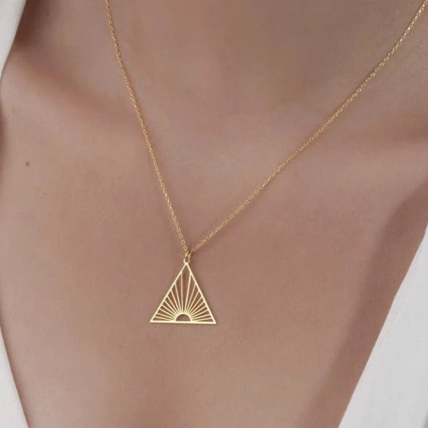 18 Carat Gold Pyramid Shaped Necklace - Geometric Elegance for a Timeless Statement