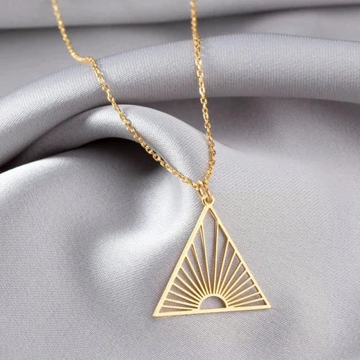 18 Carat Gold Pyramid Shaped Necklace - Geometric Elegance for a Timeless Statement