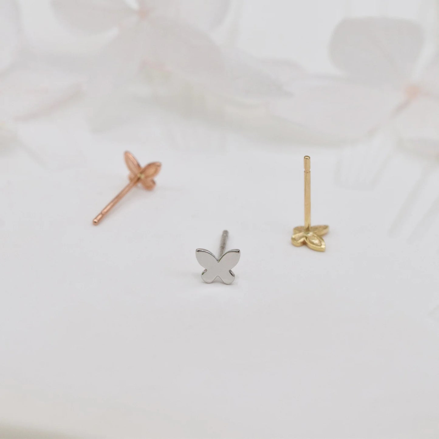 Butterfly stud earrings, in yellow gold