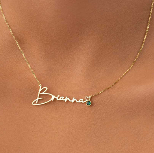 Looking for the perfect way to show your love? Discover 10 romantic jewelry gifts she’ll cherish forever. From personalized necklaces to elegant bracelets, these timeless pieces will make her heart melt!