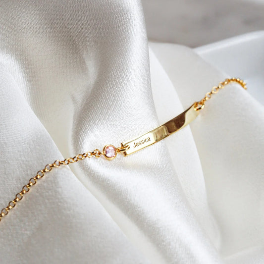 Vertical gold name necklace with birthstone – personalized luxury jewelry gift for wife or women, handcrafted and elegant, perfect for anniversaries and milestones.