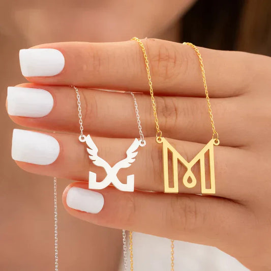Discover luxury corporate gifts for her in the UAE. Explore unique, high-end jewelry for clients, events, and business partners at Burst of Arabia.