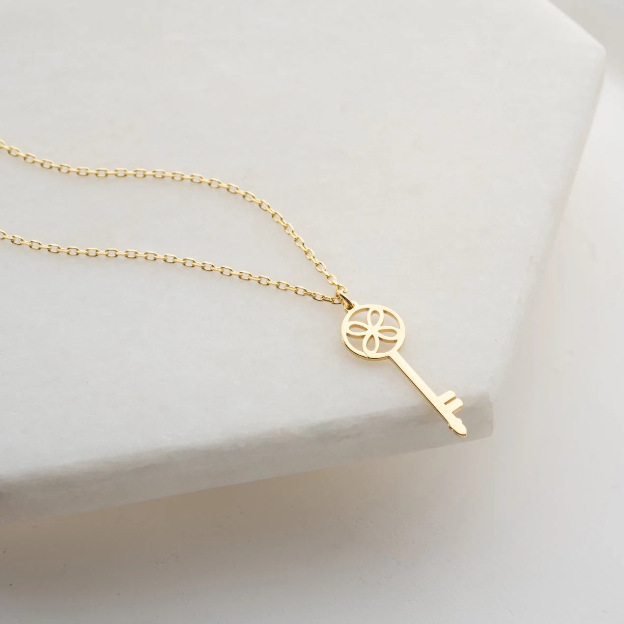 Elegant Gold Necklace for Women – Key of Arabia Anniversary & Birthday Gift

