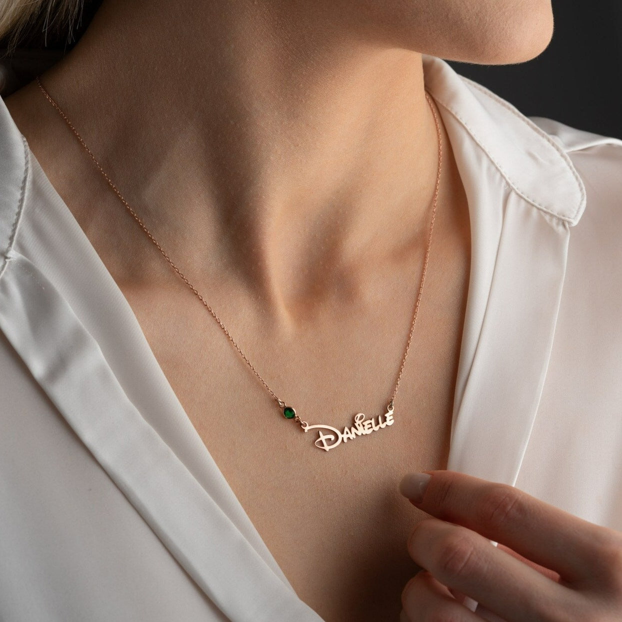 Gold name necklace for her - 18 carat gold. Locally handcrafted in Dubai. Shop high-end and luxurious personalized gifts for women. 