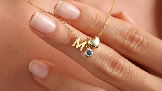 Gold jewelry Christmas gifts for wife: personalized necklaces and elegant designs she'll love