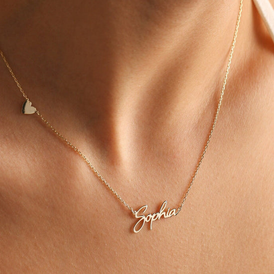 Luxurious Gold Name Necklace - Perfect Birthday Gift for Her