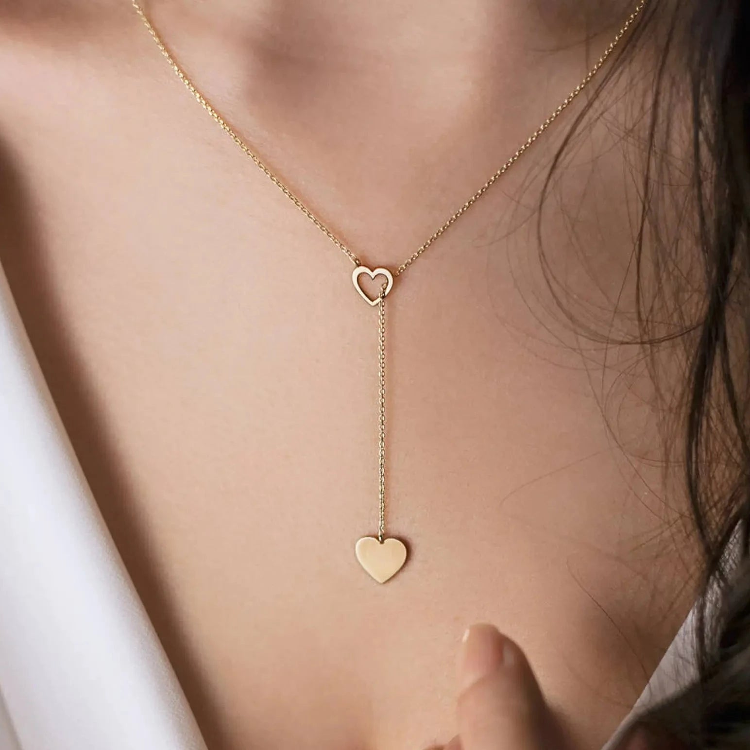 18 Carat Gold Heart Drop Necklace - Burst of Arabia - Exquisite Arabic Jewelry Collection for Her.