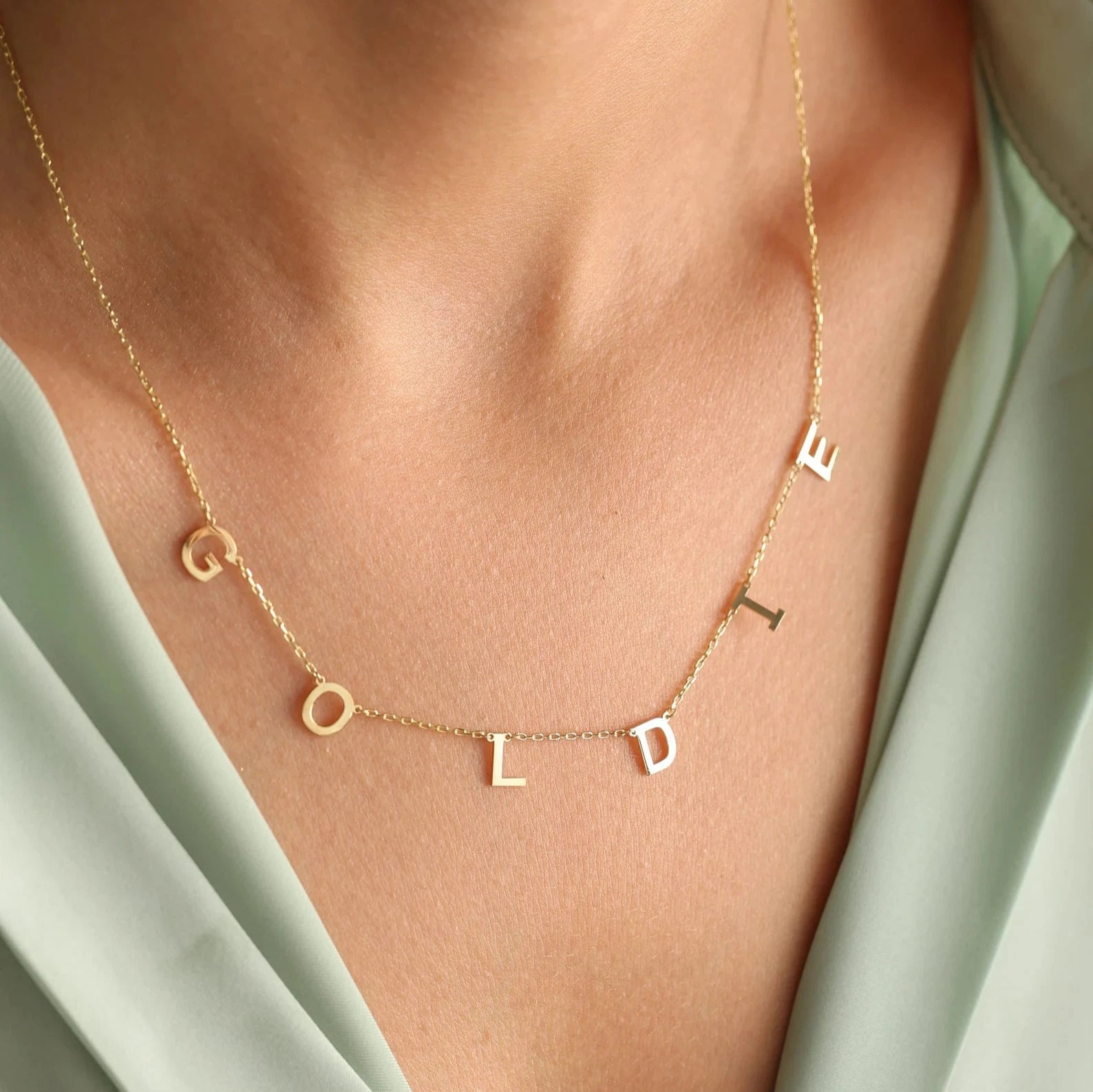 letter_necklace_for_women_in_gold