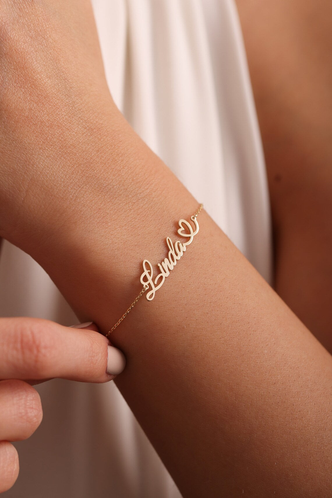 Shop rose gold jewelry gifts for wife - handcrafted in the UAE