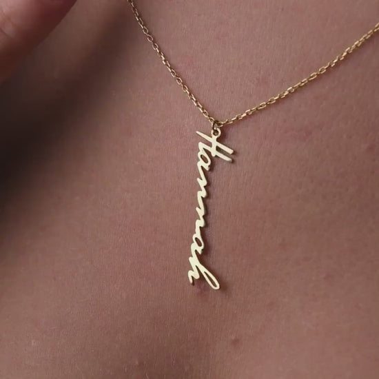 Elegant and unique, the Vertical Name Necklace is a must-have – Buy now!