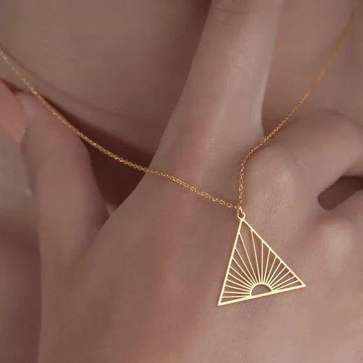 18 Carat Gold Pyramid Shaped Necklace - Geometric Elegance for a Timeless Statement