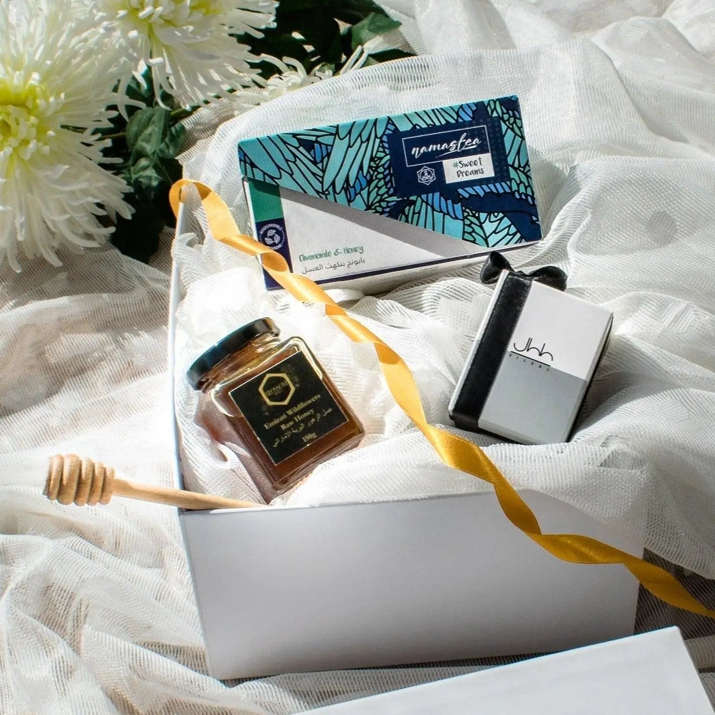 Luxurious Gift Set Honey Dream - Gift Hamper designed by Burst of Arabia 